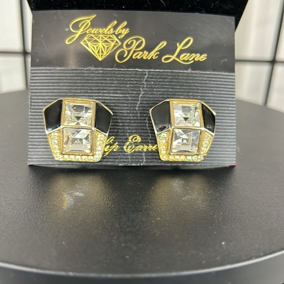 Vintage circa 1990 Stamped Parklane jeweled clip earrings. Great gift. 🎁 - Picture 3 of 6